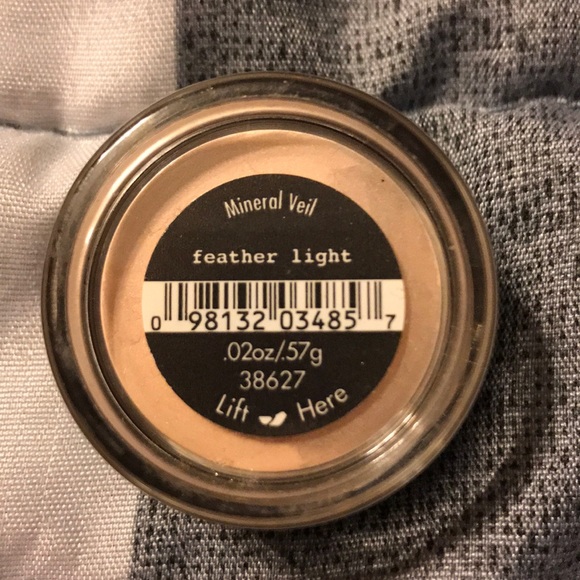 ➡️ Bundle & Save! NWT bareMinerals Mineral Veil - Picture 1 of 1